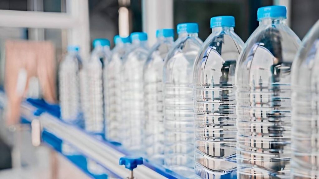 Wellhealthorganic.Com:Know-Why-Not-To-Reuse-Plastic-Water-Bottles-Know-Its-Reason-In-Hindi