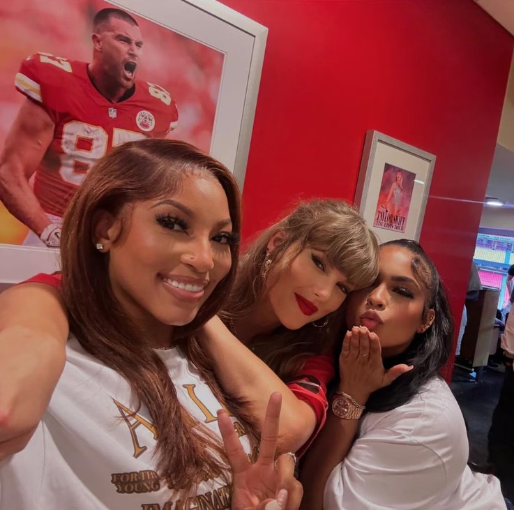 Travis Kelce’s NFL Suite Features Sweet Nod to Taylor Swift Travis Kelce’s NFL Suite Features Sweet Nod to Taylor Swift